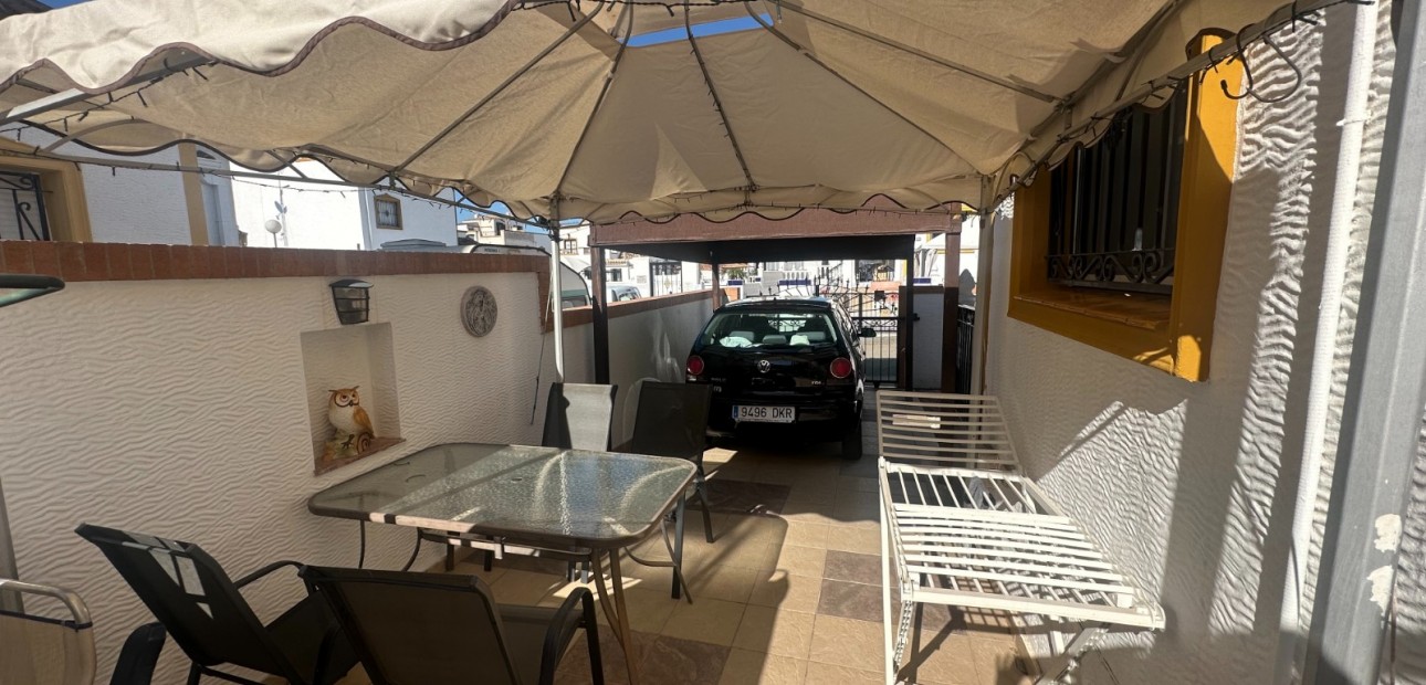 Herverkoop - Herenhuis -
Orihuela - Entre Naranjos Vistabella