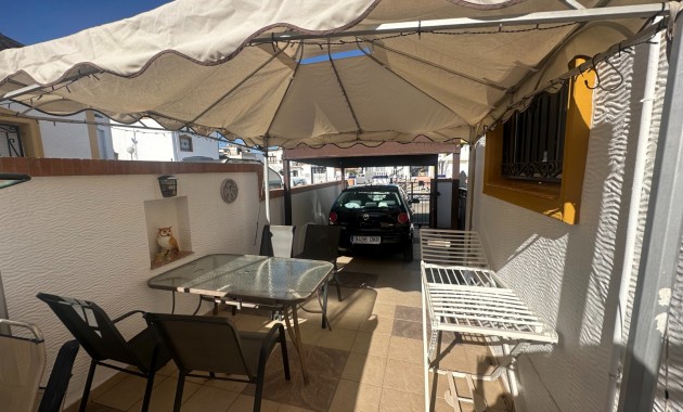 Herverkoop - Herenhuis -
Orihuela - Entre Naranjos Vistabella