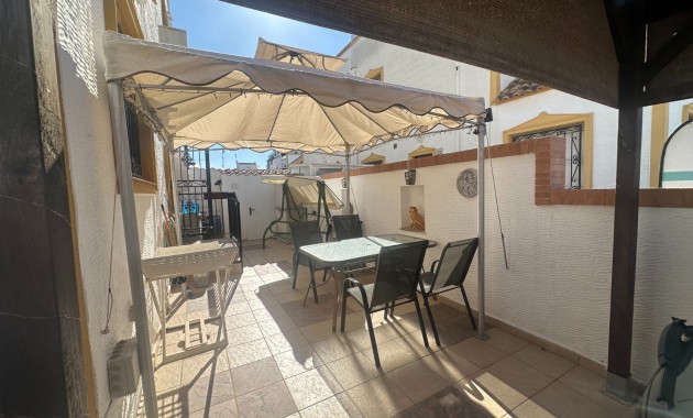 Herverkoop - Herenhuis -
Orihuela - Entre Naranjos Vistabella