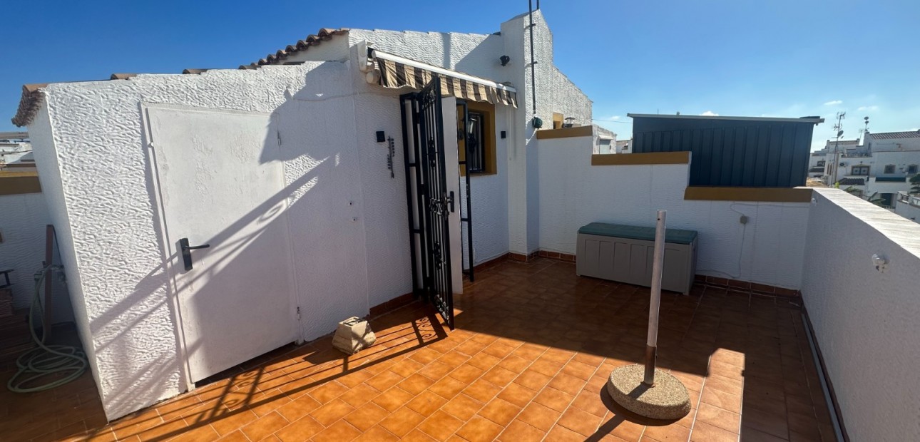 Herverkoop - Herenhuis -
Orihuela - Entre Naranjos Vistabella