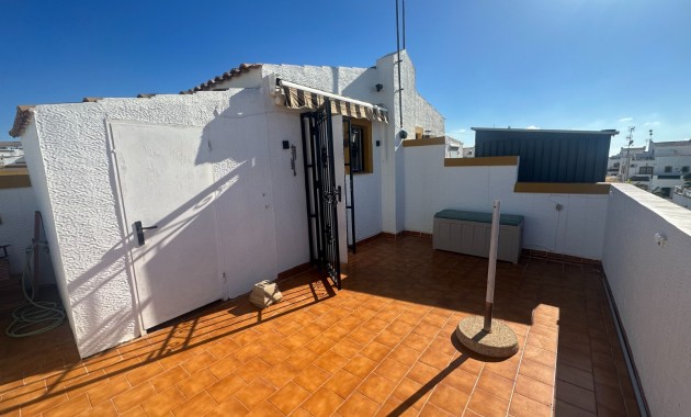 Herverkoop - Herenhuis -
Orihuela - Entre Naranjos Vistabella