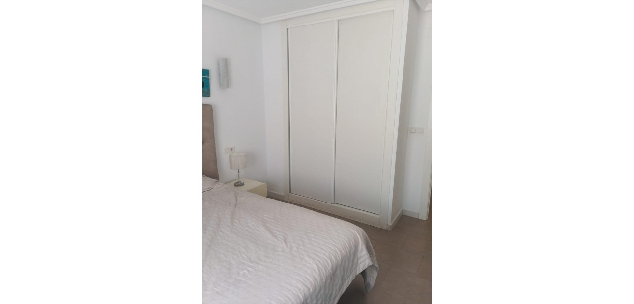Herverkoop - Penthouse -
Torrevieja - Playa del cura
