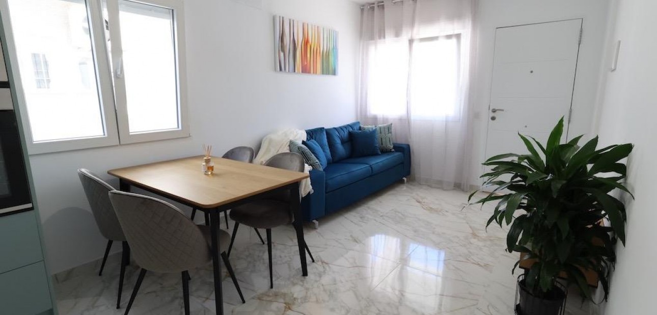 Venta - Terraced house -
Torrevieja - San luis