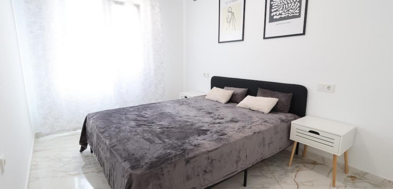 Venta - Terraced house -
Torrevieja - San luis