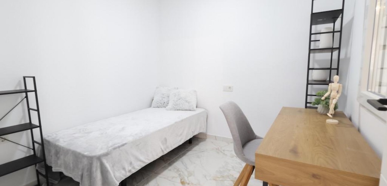 Venta - Terraced house -
Torrevieja - San luis