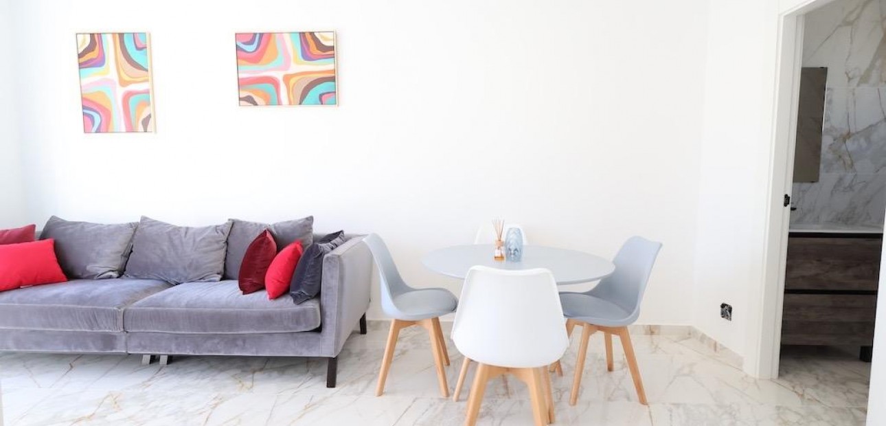 Venta - Terraced house -
Torrevieja - San luis