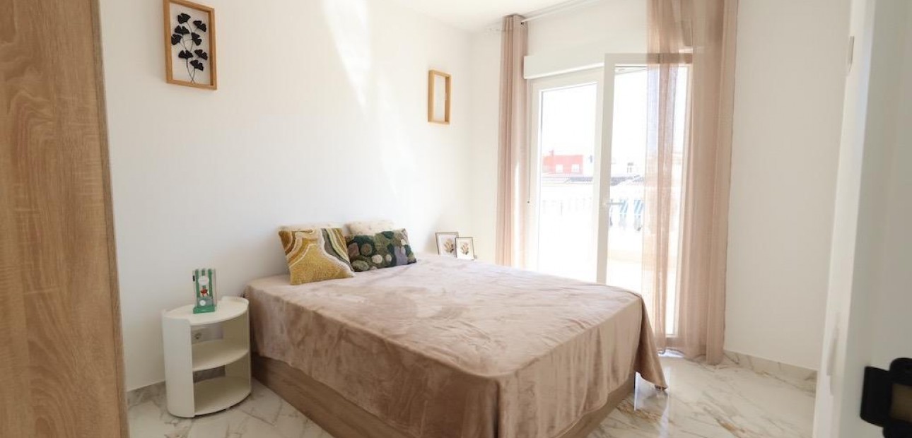 Venta - Terraced house -
Torrevieja - San luis