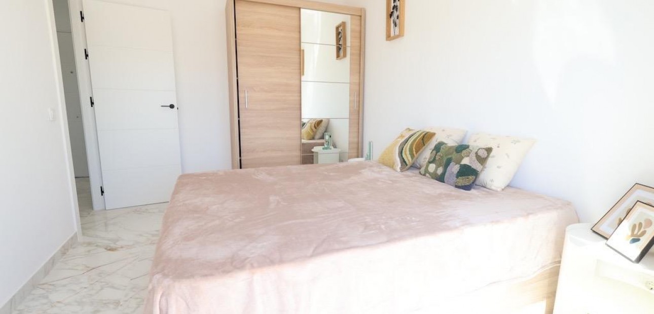 Venta - Terraced house -
Torrevieja - San luis