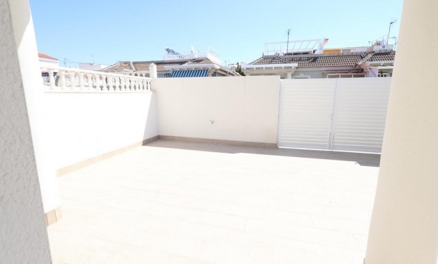 Venta - Terraced house -
Torrevieja - San luis