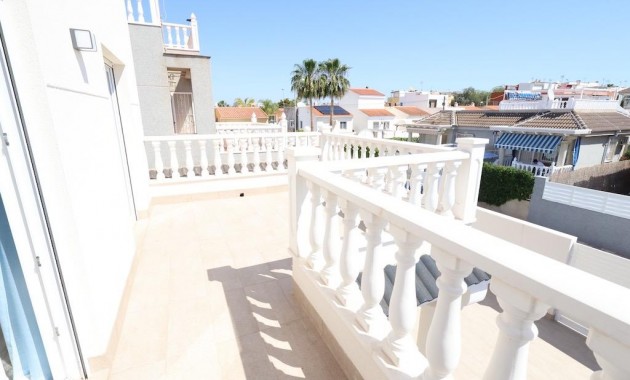 Venta - Terraced house -
Torrevieja - San luis