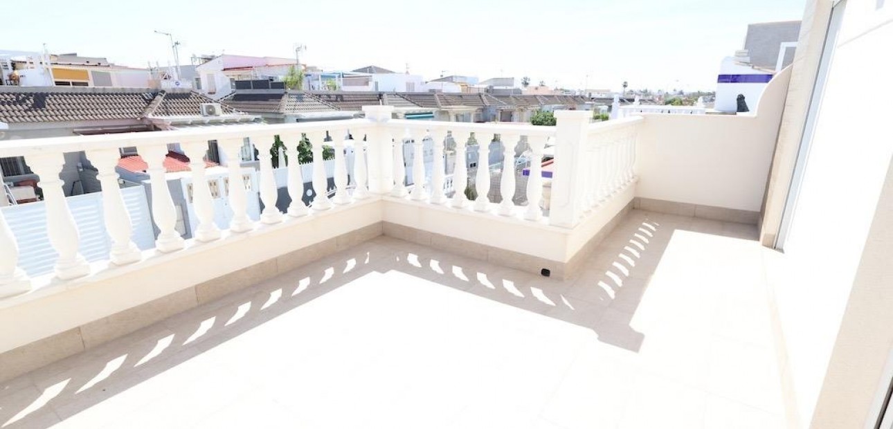 Venta - Terraced house -
Torrevieja - San luis