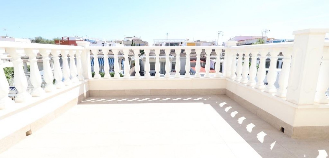 Venta - Terraced house -
Torrevieja - San luis