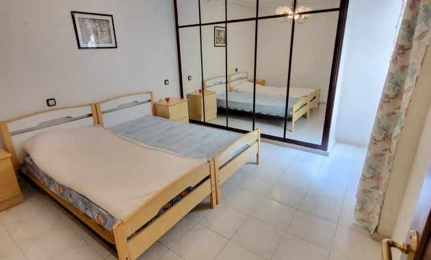 Sale - Apartment / flat -
Torrevieja - torrevieja