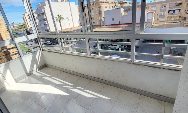 Sale - Apartment / flat -
Torrevieja - torrevieja