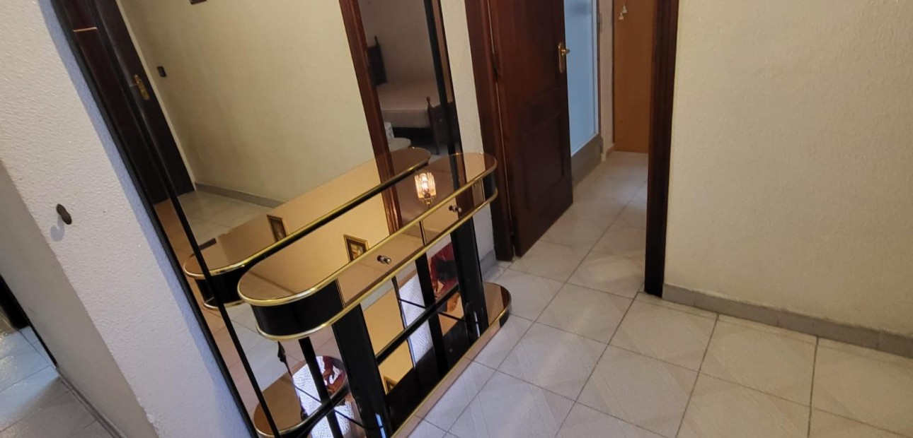 Sale - Apartment / flat -
Torrevieja - torrevieja