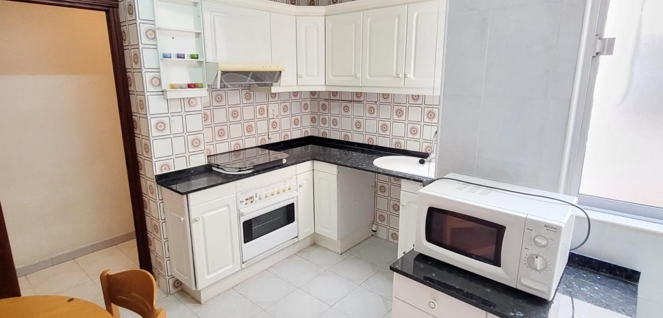Sale - Apartment / flat -
Torrevieja - torrevieja
