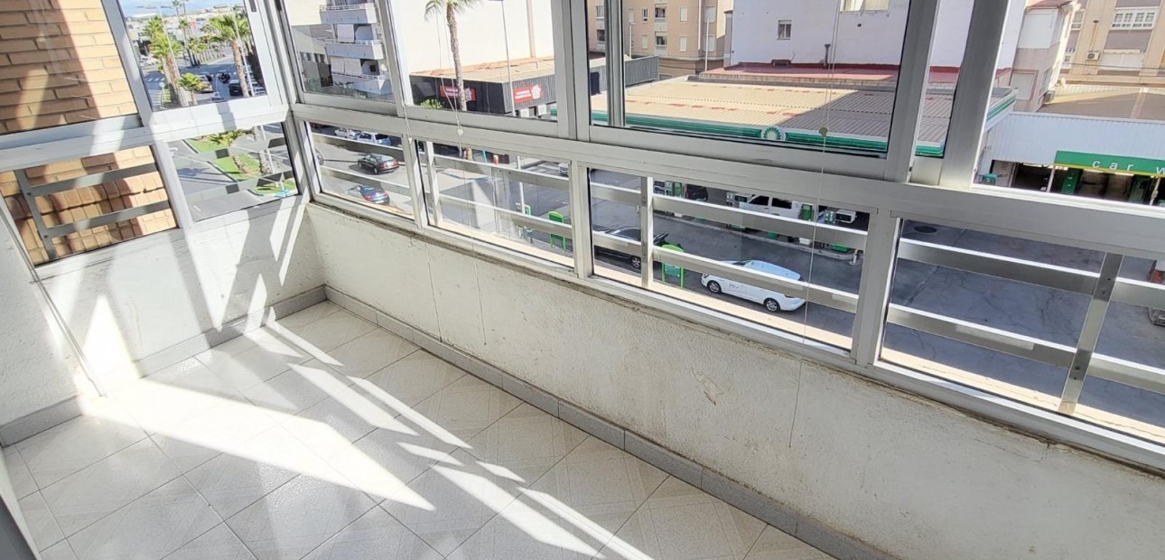 Sale - Apartment / flat -
Torrevieja - torrevieja
