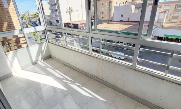 Sale - Apartment / flat -
Torrevieja - torrevieja