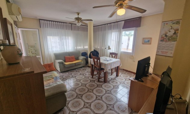 Venta - Apartamento / piso -
Torrevieja - Estacion de autobuses