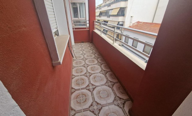 Venta - Apartamento / piso -
Torrevieja - Estacion de autobuses