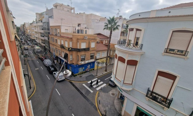 Venta - Apartamento / piso -
Torrevieja - Estacion de autobuses