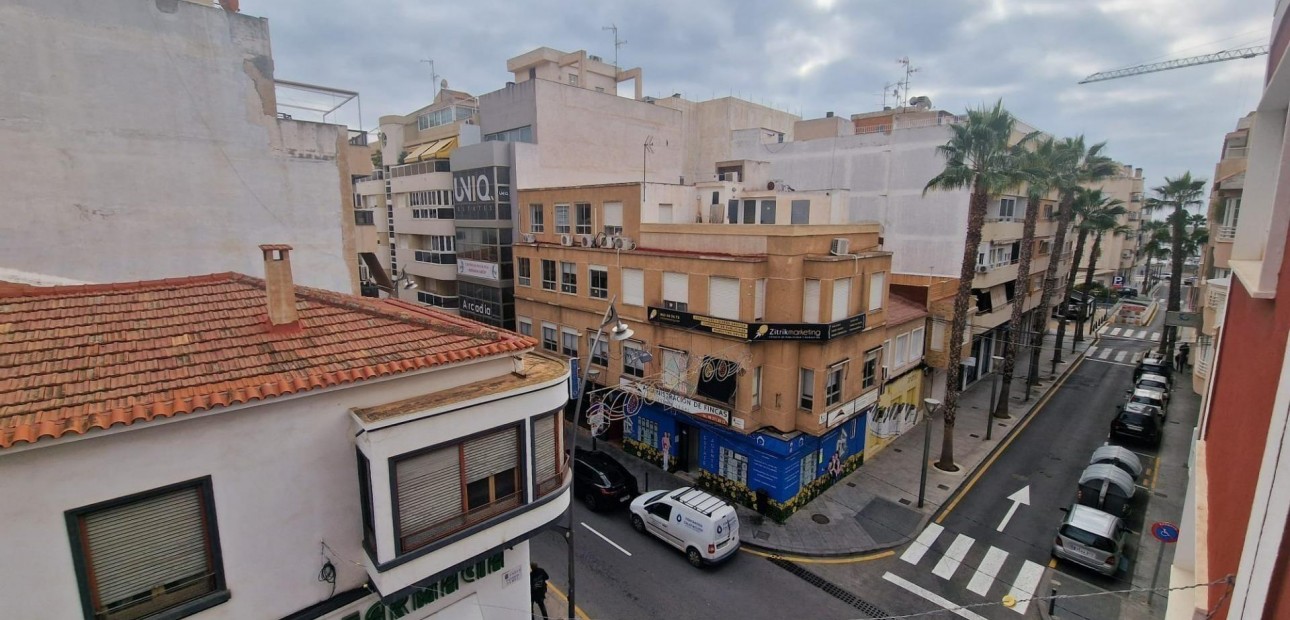 Venta - Apartamento / piso -
Torrevieja - Estacion de autobuses