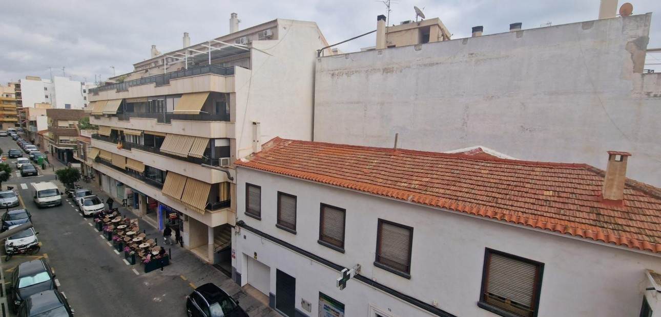 Venta - Apartamento / piso -
Torrevieja - Estacion de autobuses
