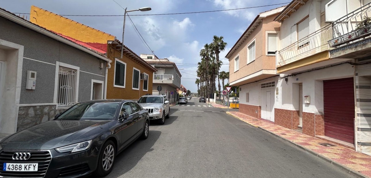 Sale - House -
Jacarilla