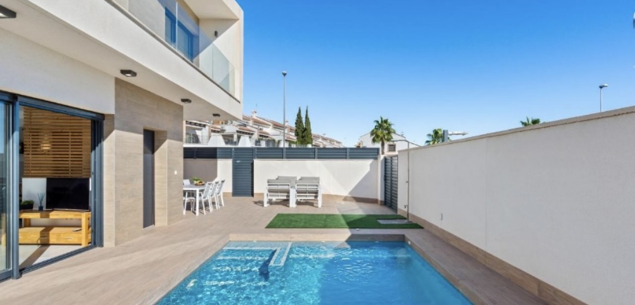Venta - Villa -
San Miguel de Salinas