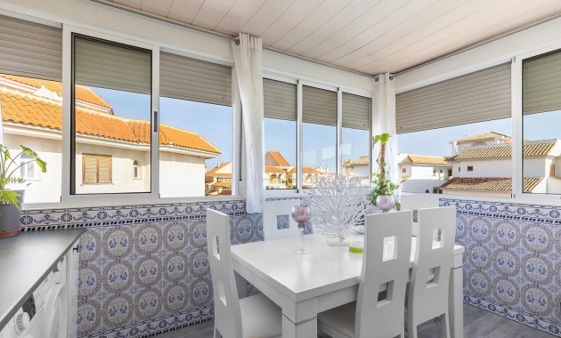 Venta - Apartamento / piso -
Torrevieja - La Mata