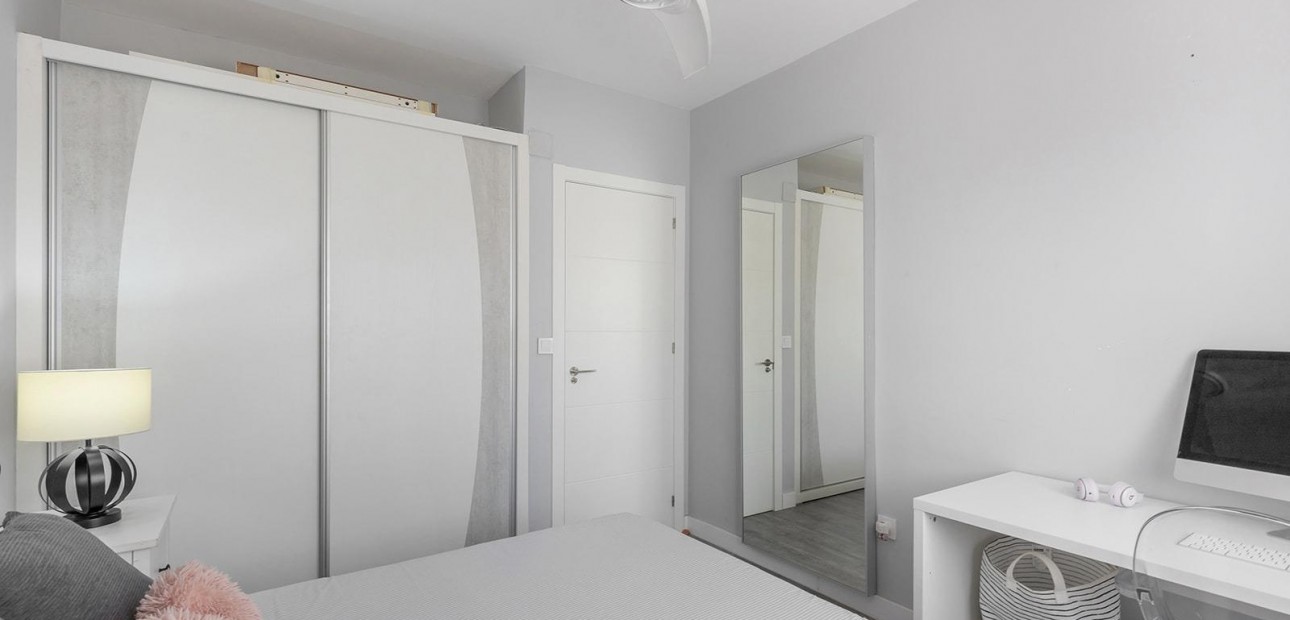 Venta - Apartamento / piso -
Torrevieja - La Mata