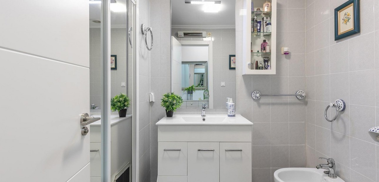 Venta - Apartamento / piso -
Torrevieja - La Mata