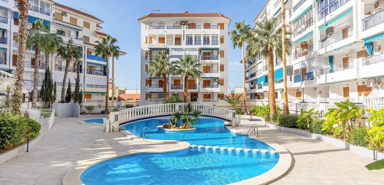 Venta - Apartamento / piso -
Torrevieja - La Mata