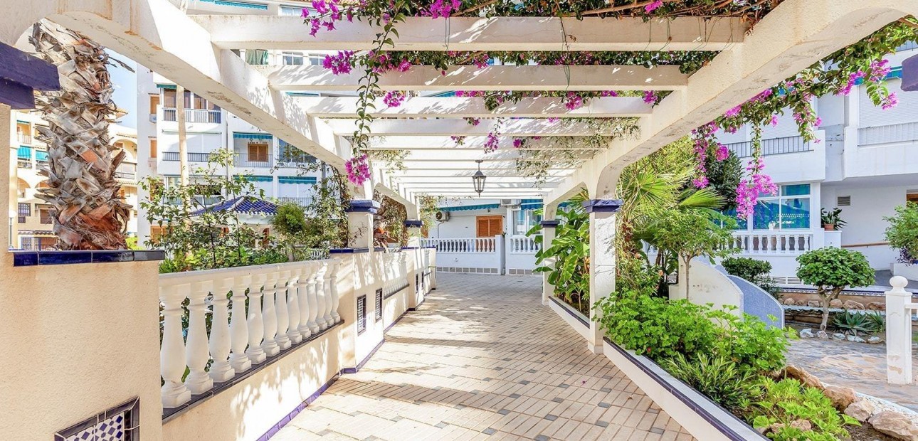 Venta - Apartamento / piso -
Torrevieja - La Mata