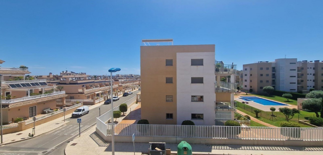 Herverkoop - Triplex -
Orihuela Costa - Los Dolses