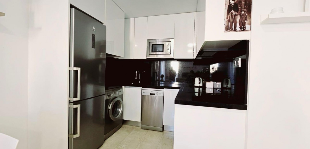 Sale - Apartment / flat -
Torrevieja - Los balcones