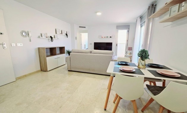 Sale - Apartment / flat -
Torrevieja - Los balcones
