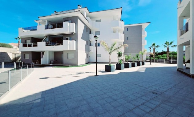 Sale - Apartment / flat -
Torrevieja - Los balcones