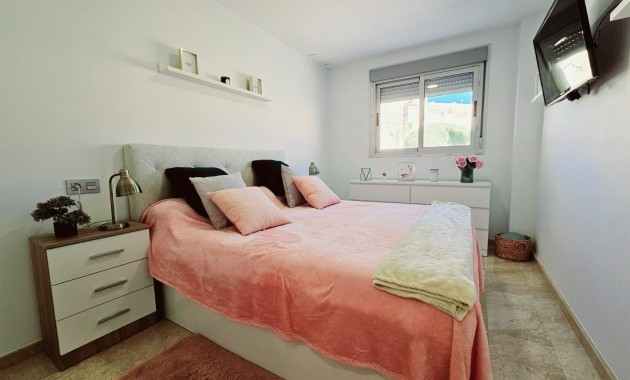 Sale - Apartment / flat -
Torrevieja - Los balcones