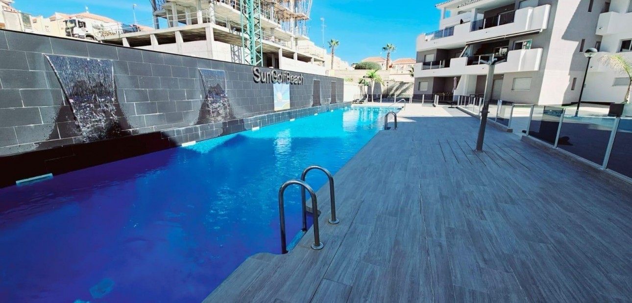Sale - Apartment / flat -
Torrevieja - Los balcones