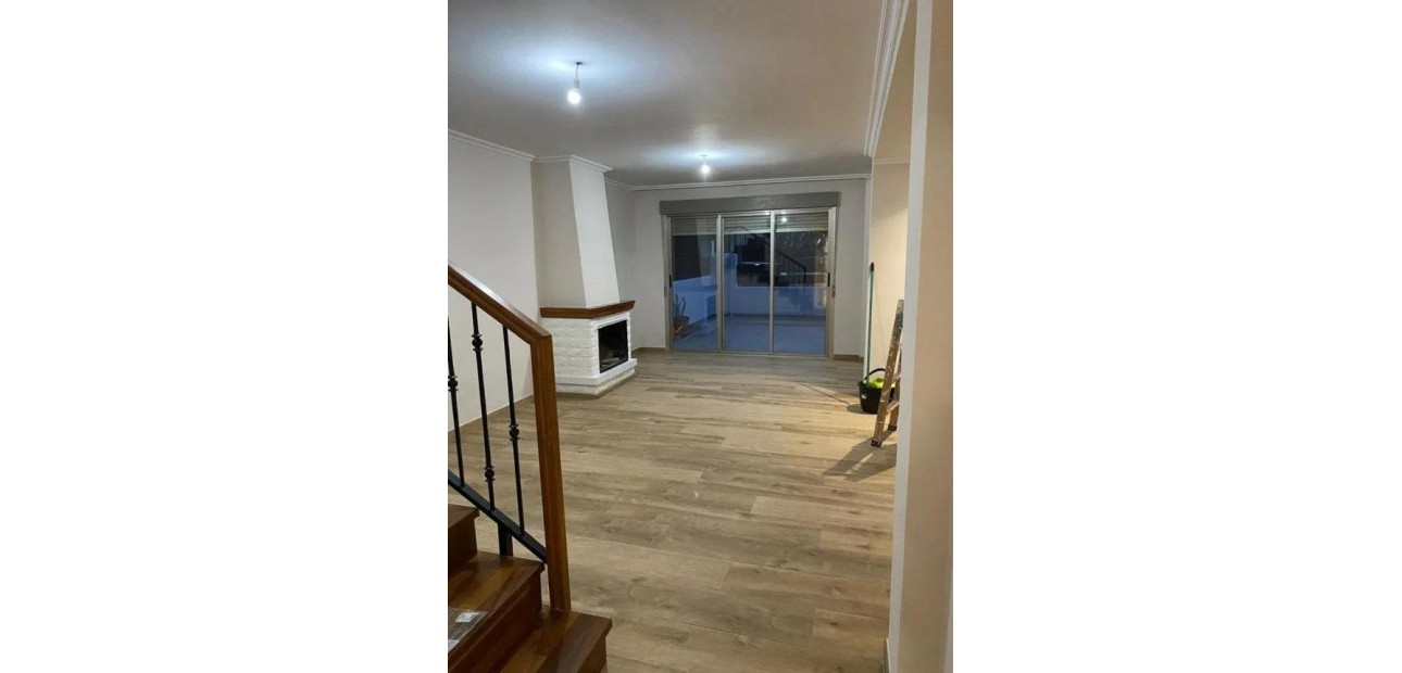 Herverkoop - Villa -
Dolores - Comunidad valenciana