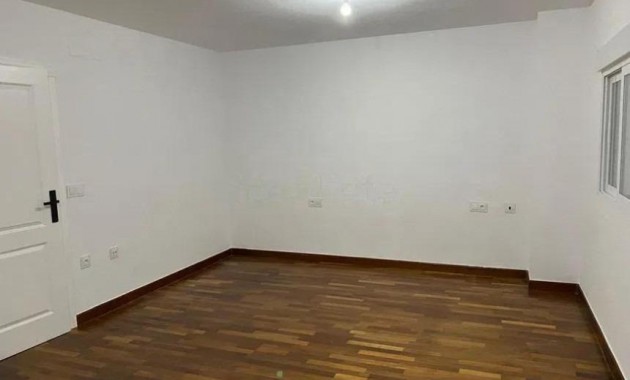 Herverkoop - Villa -
Dolores - Comunidad valenciana