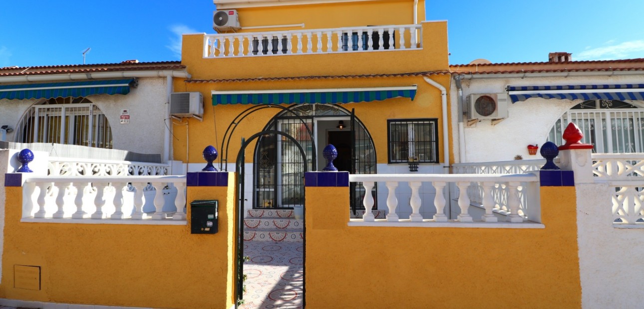 Herverkoop - Herenhuis -
Torrevieja - El Chaparral