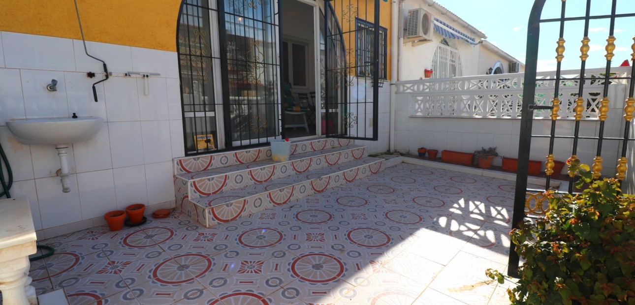 Herverkoop - Herenhuis -
Torrevieja - El Chaparral