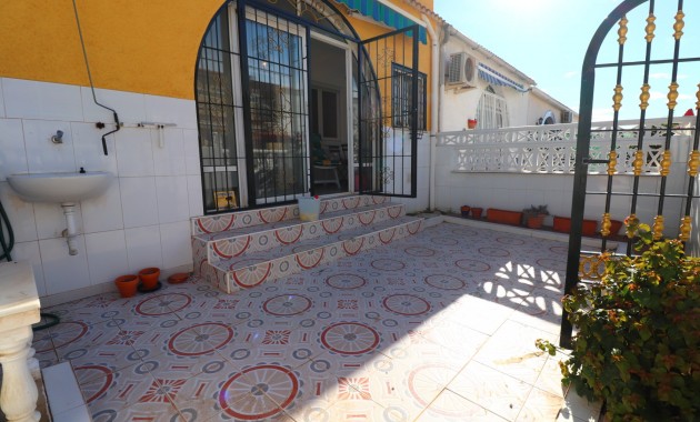 Herverkoop - Herenhuis -
Torrevieja - El Chaparral