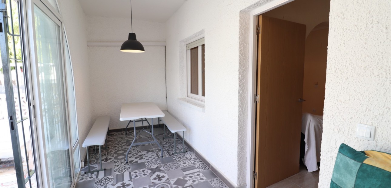 Herverkoop - Herenhuis -
Torrevieja - El Chaparral