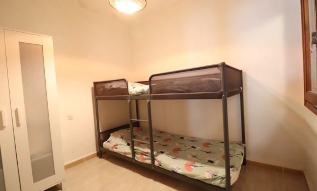 Herverkoop - Herenhuis -
Torrevieja - El Chaparral