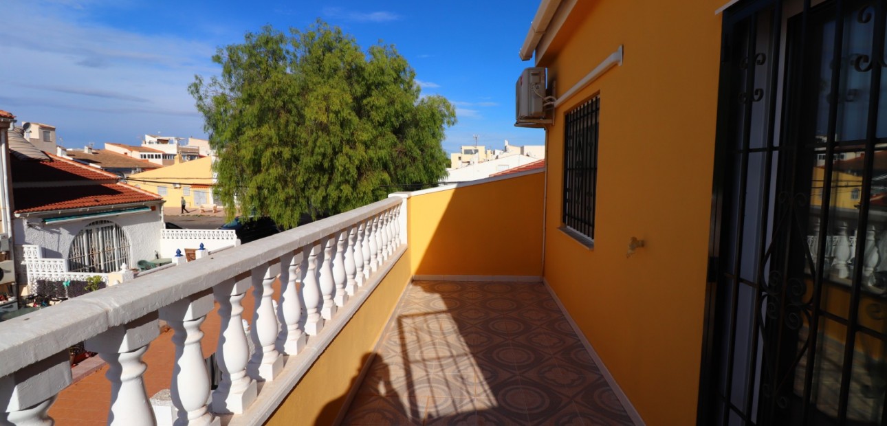 Herverkoop - Herenhuis -
Torrevieja - El Chaparral