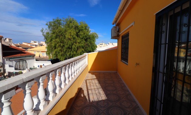 Herverkoop - Herenhuis -
Torrevieja - El Chaparral