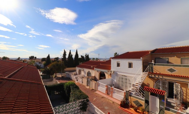 Herverkoop - Herenhuis -
Torrevieja - El Chaparral